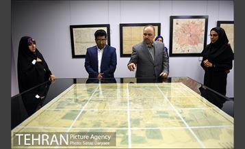 بازدید مدیرکل دفتر شهردار تهران از نمایشگاه دائمی نقشه 7