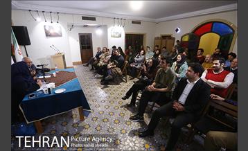 نشست ادبی شب های شعر نگارستان شهر 4