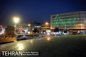 نورپردازی لیزری ویژه ولادت امام رضا(ع) در میدان انقلاب اسلامی 8