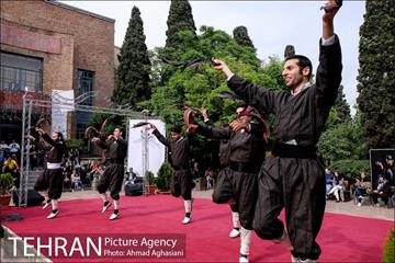 "رقص کردی" در جشن خانه تئاتر 2