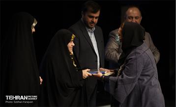 مراسم تجلیل از بانوان مدافع سلامت 24