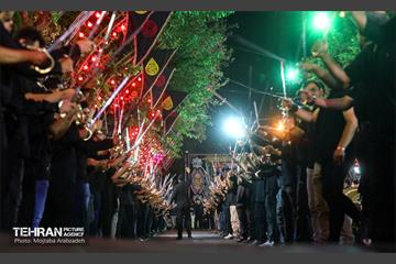 رژه‌ی شاه حسین گویان مکتب تشیع 7