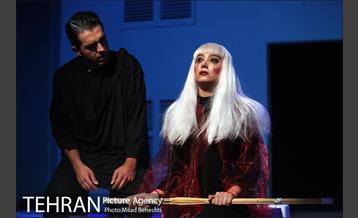 نمایش هملت؛ تهران 2017 16