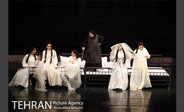 نمایش خانه برنارد آلبا 14