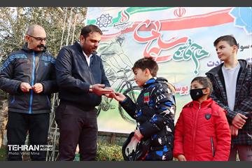 همایش دوچرخه سواری به مناسبت سالگرد شهادت حاج قاسم سلیمانی 12