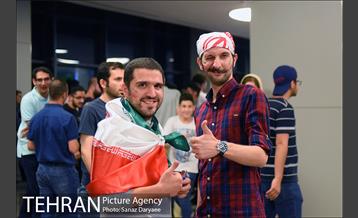 تماشای مسابقات جام جهانی فوتبال  3