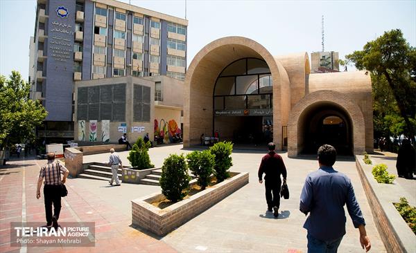 پلازای ایستگاه مترو جهاد 48