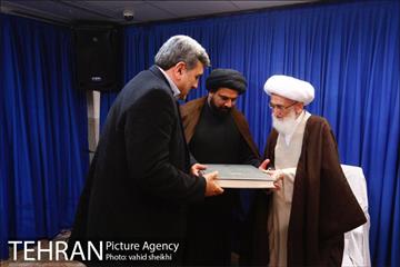 دیدار شهردار تهارن با آیت الله العظمی نوری همدانی  2
