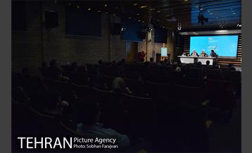 نشست گفتگو و بررسی کتاب تقاطع انقلاب  3