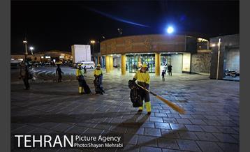 شروع بکار نیروهای خدمات شهری در پایان مراسم ارتحال امام خمینی (ره) 19