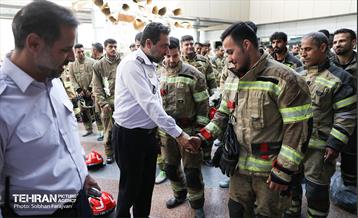 مسابقه پله‌نوردی آتش‌نشانان 44