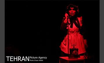 نمایش “کلفت ها” در خانه هنرمندان 15