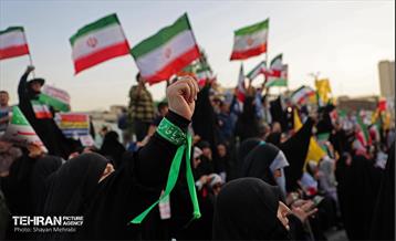 اجتماع مردمی در حمایت و تشکر از نیروهای مسلح در میدان انقلاب 19