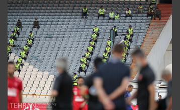 دیدار تیم های فوتبال پرسپولیس و استقلال تهران 15