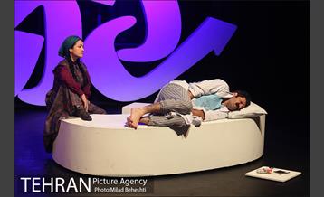 نمایش شب دشنه های بلند‎ 3