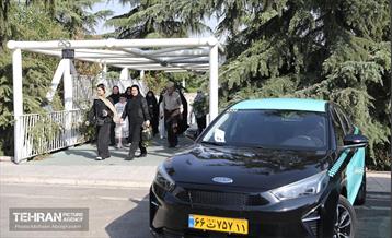 ایستگاه تاکسی بانوان در نمایشگاه زنان و تولید ملی 14