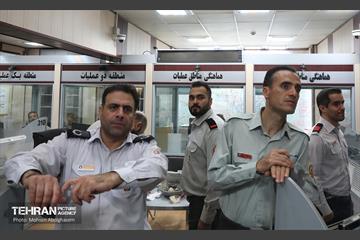 بازدید شهردار تهران از ستاد فرماندهی عملیات آتش نشانی 12