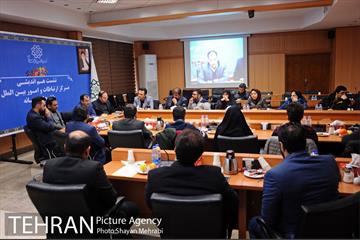 نشست صمیمانه رئیس مرکز ارتباطات شهرداری تهران با اصحاب رسانه 16