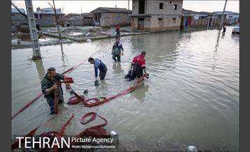 عملیات تخلیه آب از محلات گمیشان 16