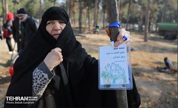 آیین یلدای مهربانی و کاشت نهال در بوستان سرخه حصار 26