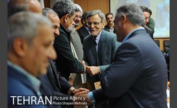 تجلیل شهردار تهران از دست اندرکاران غرفه شهرداری تهران در نمایشگاه قرآن  45