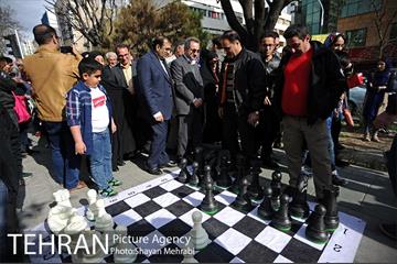 بازدید نماینده مجلس و استاندار تهران از نورزگاه بلوار کشاورز 21