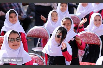 جشن شکوفه‌ها در منطقه ۱۶ 33