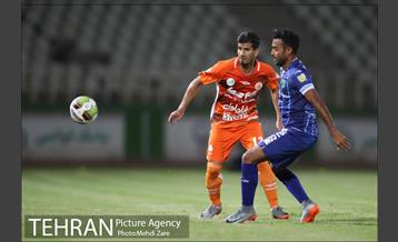 دیدار سایپا تهران و صنعت نفت ابادان در لیگ برتر فوتبال  6
