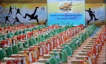 رزمایش همدلی و توزیع ۱۴۰۰۰ بسته معیشتی بین پاکبابان شهر تهران 1