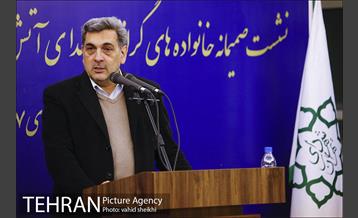 نشست صمیمانه خانواده های شهدای آتش نشان حادثه ساختمان پلاسکو با شهردار تهران 29