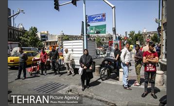 عملیات اطفا حریق در میدان حسن آباد 18