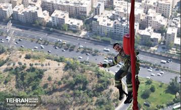مسابقه پله‌نوردی آتش‌نشانان در برج میلاد 11