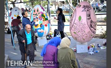 جشنواره تخم مرغ رنگی در بلوار کشاورز 9