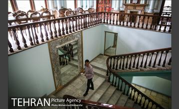 بازدید علی اعطا از موزه جنگ 19