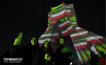 نورافشانی جشن پیروزی انقلاب اسلامی در میدان آزادی 35