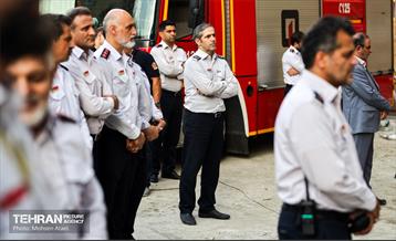 ادای احترام آتش نشان‌های تهران به شهدای جنگ ۱۲ روزه 33