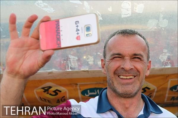 دیدار تیم های فوتبال پرسپولیس و پدیده