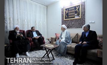 حضور شهردار تهران در منزل شهیدان مقدم 2