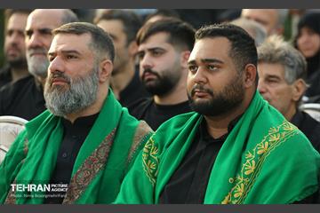 اهتزاز پرچم عزای حسینی بر فراز برج پرچم ایران 28