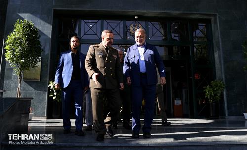 امضای تفاهم‌نامه‌ همکاری شهرداری تهران و وزارت دفاع 4