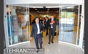 بازدید شهردار بلگراد از نمایشگاه زنان و تولید ملی 7