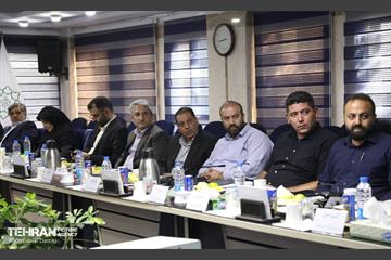دیدار معاون خدمات شهری با کارکنان حوزه خدمات شهری منطقه ٤ 4
