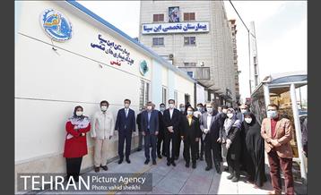 آئین افتتاحیه کلینیک بیماری های حاد تنفسی در میدان صادقیه  30