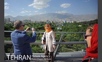 شهردار وین، مهمان تهران 37