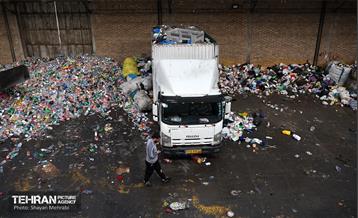 تخلیه و پلمب مرکز غیرمجاز پسماند در منطقه 17 22