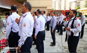 ادای احترام آتش نشان‌های تهران به شهدای جنگ ۱۲ روزه 48