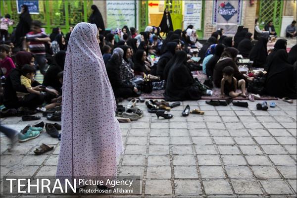 یک لقمه مهربانی در امام زاده علی اکبر 4