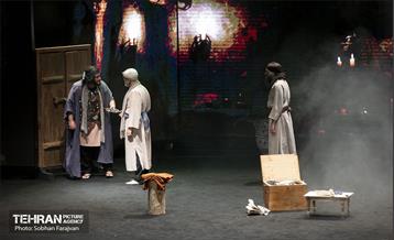 نمایش "هفتاد و سه" 14