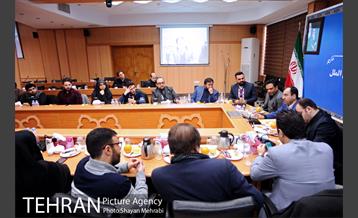 نشست صمیمانه رئیس مرکز ارتباطات شهرداری تهران با اصحاب رسانه 9
