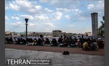 اجرای کرسی های تلاوت قرآن ویژه ماه مبارک رمضان در میدان امام حسین 3